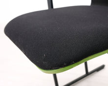 Load image into Gallery viewer, Avarte Yrjö Kukkapuro tuoli musta
