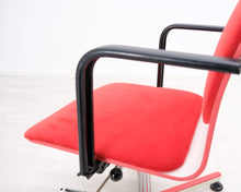 Load image into Gallery viewer, Avarte Yrjö Kukkapuro punainen toimistotuoli
