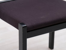 Lataa kuva Galleria-katseluun, Artek 611 ruokatuoli mustalla tekstiiliverhoilulla
