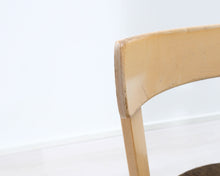 Lataa kuva Galleria-katseluun, Artek 69 tuoli kangasistuimella
