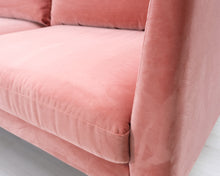 Lataa kuva Galleria-katseluun, 3-istuttava samettisohva koralli
