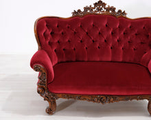 Load image into Gallery viewer, Antiikkinen 2-istuttava samettisohva punainen
