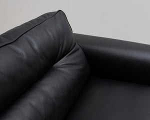 Luxi 3-istuttava nahkasohva musta