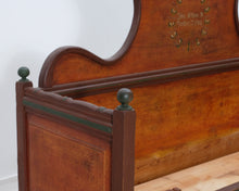 Lataa kuva Galleria-katseluun, Anttiikkinen sivustavedettävä sohva
