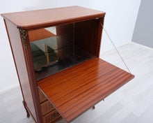 Lataa kuva Galleria-katseluun, Antiikkinen baarikaappi
