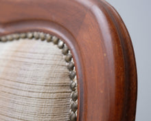 Load image into Gallery viewer, 2-istuttava nojatuoli rokokootyylinen

