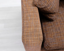 Lataa kuva Galleria-katseluun, 3-istuttava kangassohva ruskea
