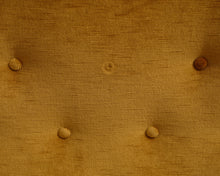 Load image into Gallery viewer, 2-istuttava samettisohva keltainen 1950-luku
