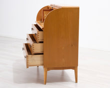 Lataa kuva Galleria-katseluun, Antiikkinen lipasto
