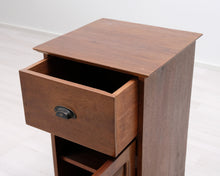 Lataa kuva Galleria-katseluun, Aada Sisustus yöpöytä ruskea
