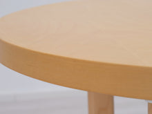 Lataa kuva Galleria-katseluun, Artek H99 jatkettava ruokapöytä
