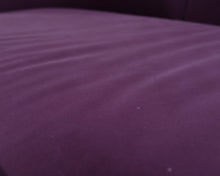 Load image into Gallery viewer, 2-istuttava sohva kaarevalla selkänojalla violetti
