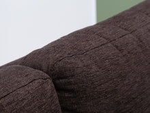 Lataa kuva Galleria-katseluun, 3-istuttava kangassohva ruskea
