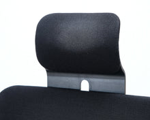 Load image into Gallery viewer, Avarte Yrjö Kukkapuro toimistotuoli niskatuella
