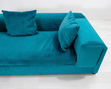 Lataa kuva Galleria-katseluun, 3-istuttava samettisohva turkoosi
