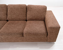 Lataa kuva Galleria-katseluun, 3-istuttava kangassohva ruskea
