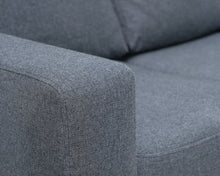 Load image into Gallery viewer, 3-istuttava divaanisohva vaaleanharmaa
