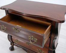 Lataa kuva Galleria-katseluun, Antiikkinen lipasto ruskea
