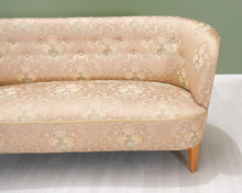 Lataa kuva Galleria-katseluun, Antiikkinen sohva beige
