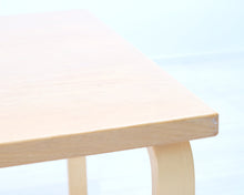 Load image into Gallery viewer, Artek sivupöytä 75 x 75 cm koivu
