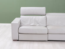 Lataa kuva Galleria-katseluun, 3-istuttava nahkasohva valkoinen
