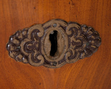 Lataa kuva Galleria-katseluun, Antiikkinen kirjoituslipasto
