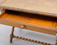Lataa kuva Galleria-katseluun, Antiikkinen klaffipöytä
