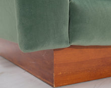 Lataa kuva Galleria-katseluun, Ahti Taskinen Fennia nojatuoli vihreä
