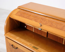 Lataa kuva Galleria-katseluun, Antiikkinen lipasto
