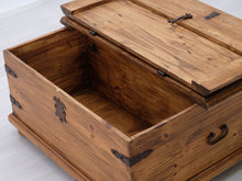 Lataa kuva Galleria-katseluun, Arkkupöytä puu
