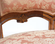 Load image into Gallery viewer, Antiikkinen sohva
