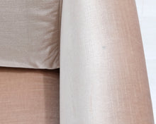 Lataa kuva Galleria-katseluun, 3-istuttava kangassohva vaaleanpunainen
