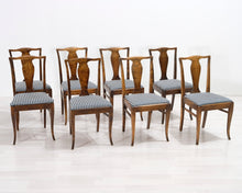 Lataa kuva Galleria-katseluun, Antiikkinen tuoli raidallisella istuimella
