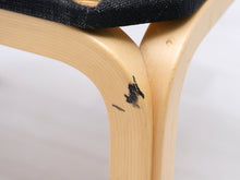 Load image into Gallery viewer, Artek tuoli kankaisella istuinosalla
