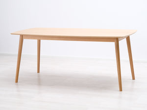 Puinen ruokapöytä 180 cm