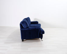 Lataa kuva Galleria-katseluun, 3-istuttava kangassohva tummansininen
