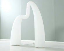 Lataa kuva Galleria-katseluun, Eero Aarnio Flamingo lattiavalaisin
