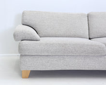 Lataa kuva Galleria-katseluun, 3-istuttava sohva vaaleanharmaa
