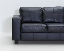 Lataa kuva Galleria-katseluun, 3-istuttava keinonahkasohva musta
