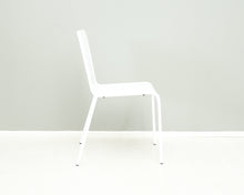Lataa kuva Galleria-katseluun, Metalmobil Stripe tuoli valkoinen
