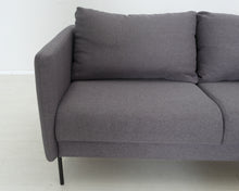 Load image into Gallery viewer, Asko Kingsley 2,5-istuttava sohva ja rahi
