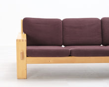 Load image into Gallery viewer, Asko Bonanza 3-istuttava kangassohva viininpunainen
