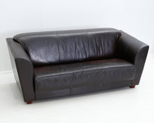 Lataa kuva Galleria-katseluun, 3-istuttava nahkasohva tummanruskea
