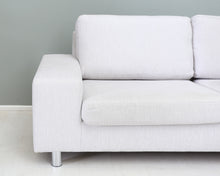 Lataa kuva Galleria-katseluun, 3-istuttava kangassohva vaalea beige
