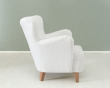 Load image into Gallery viewer, Asko Helena nojatuoli valkoinen
