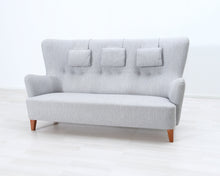 Load image into Gallery viewer, Asko Richard 3-istuttava kangassohva harmaa
