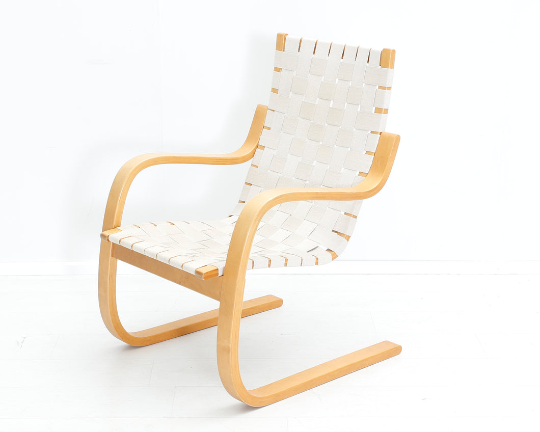 Artek 406 nojatuoli vaalea satulavyö