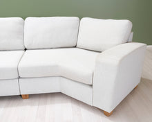 Lataa kuva Galleria-katseluun, 4-istuttava kangassohva vaaleanharmaa
