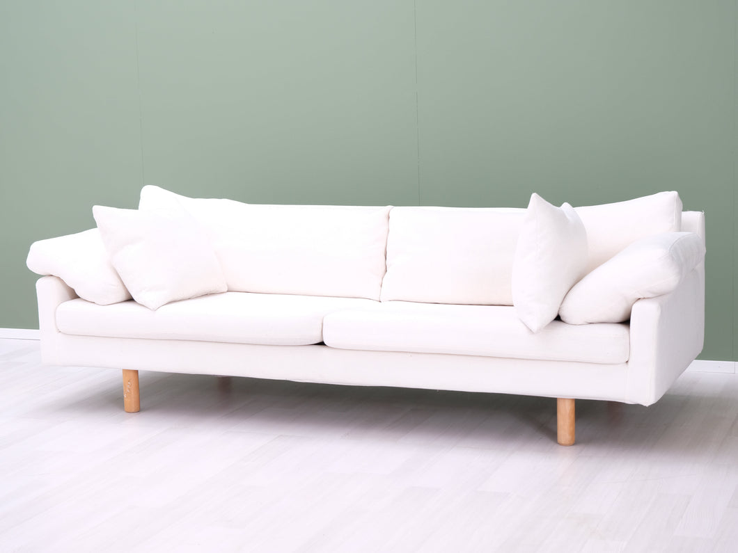 3-istuttava kangassohva valkoinen