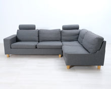 Load image into Gallery viewer, 4-istuttava harmaa divaanisohva
